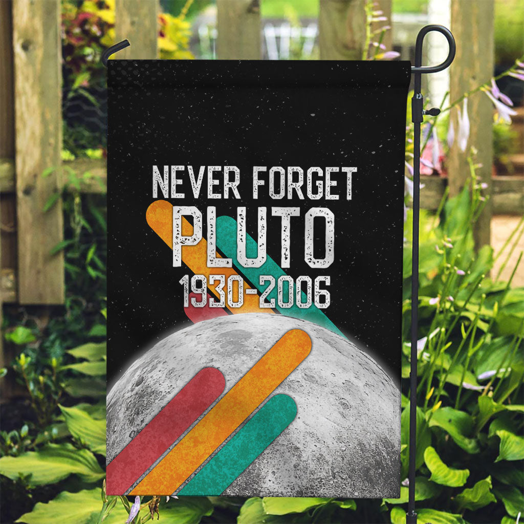 Never Forget Pluto Garden Flag Retro Space Astronomy Science