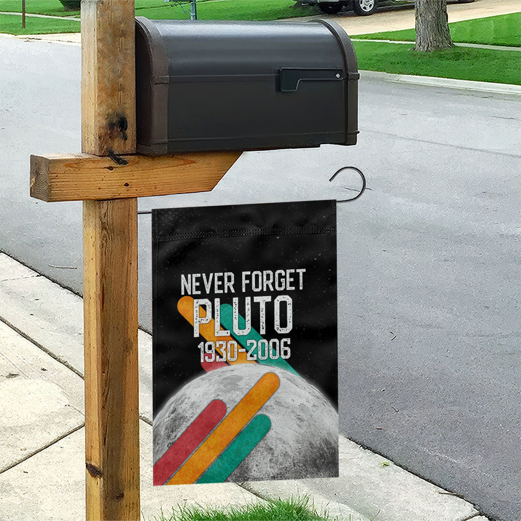 Never Forget Pluto Garden Flag Retro Space Astronomy Science