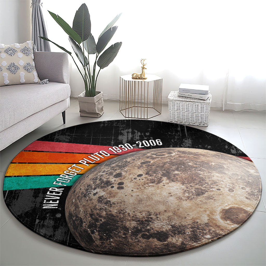 Never Forget Pluto Round Carpet Distressed Retro Space Astronomy Science