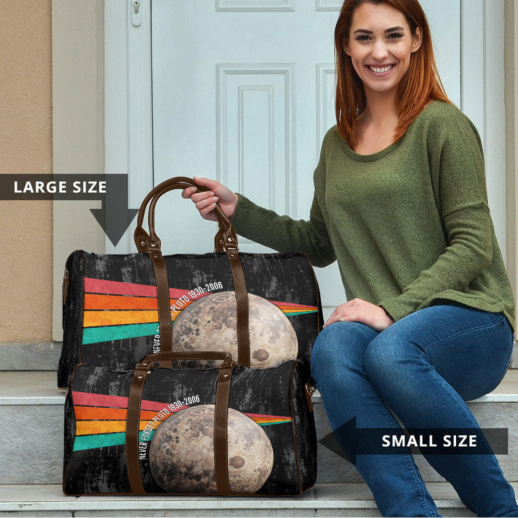 Never Forget Pluto Travel Bag Distressed Retro Space Astronomy Science