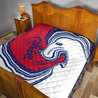 Montserrat Quilt with Gecko Illustration Red Blue Wavy Line Design - Wonder Print Shop