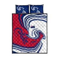 Montserrat Quilt Bed Set with Gecko Illustration Red Blue Wavy Line Design - Wonder Print Shop