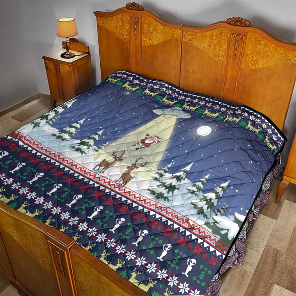 Christmas Alien Pattern with UFO Abduction of Santa Reindeer Snowy Forest Quilt Xmas Holiday Patterns - Wonder Print Shop