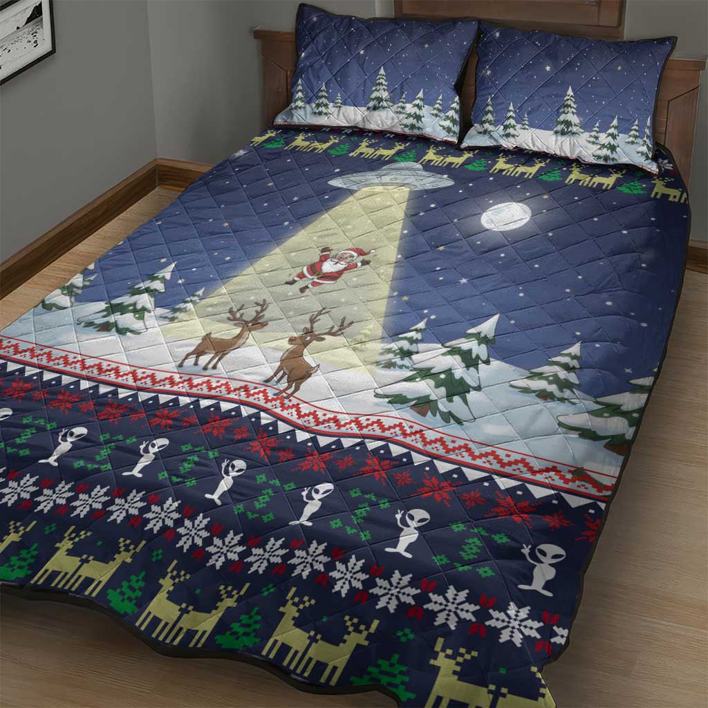 Christmas Alien Pattern with UFO Abduction of Santa Reindeer Snowy Forest Quilt Bed Set Xmas Holiday Patterns - Wonder Print Shop