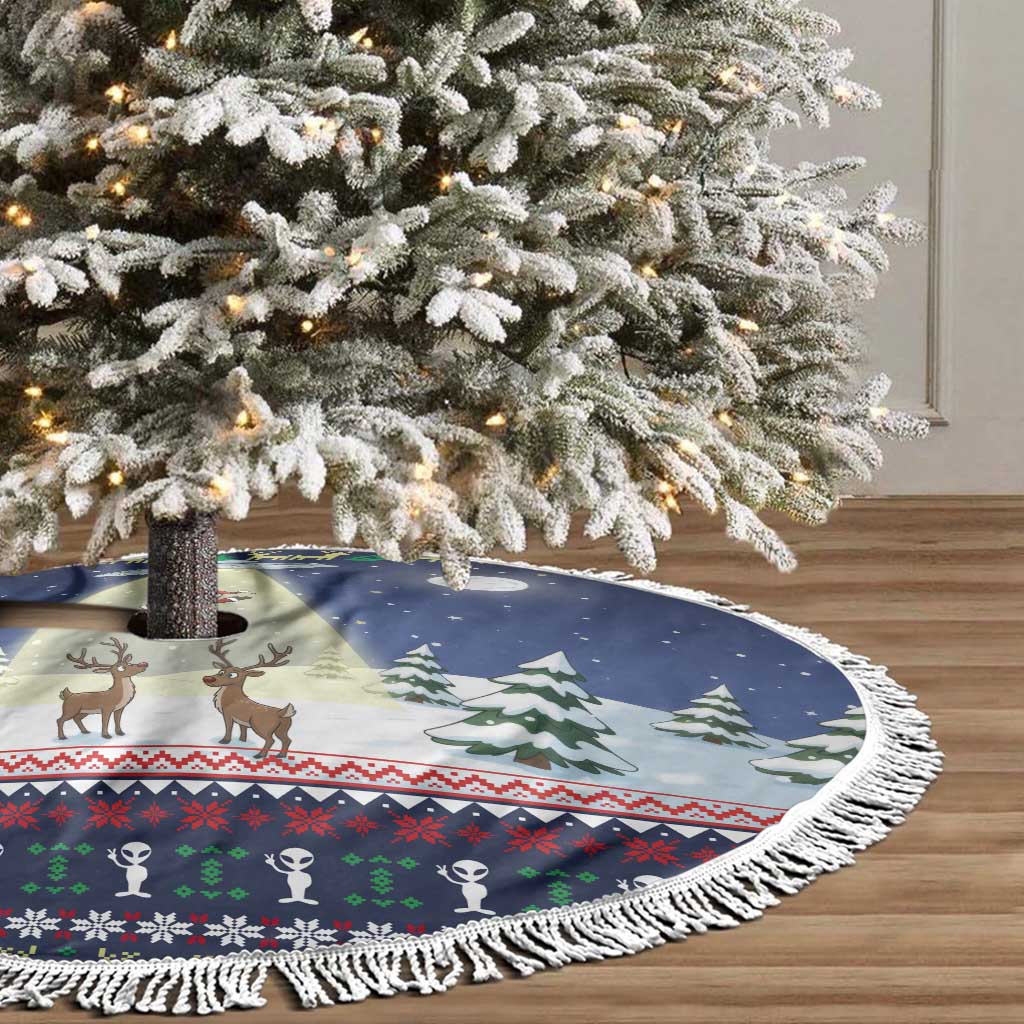 Christmas Alien Pattern with UFO Abduction of Santa Reindeer Snowy Forest Tree Skirt Xmas Holiday Patterns - Wonder Print Shop