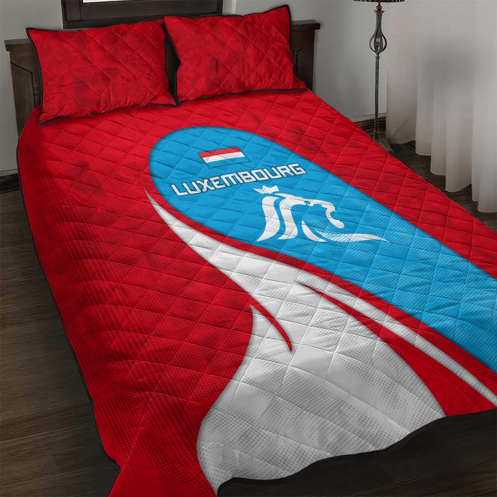 Luxembourg Quilt Bed Set with National Flag Colors and White Lion Crest Design