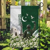Pakistan Independence Day Garden Flag Patriotic Soldier Heritage Landmarks And Jasmine