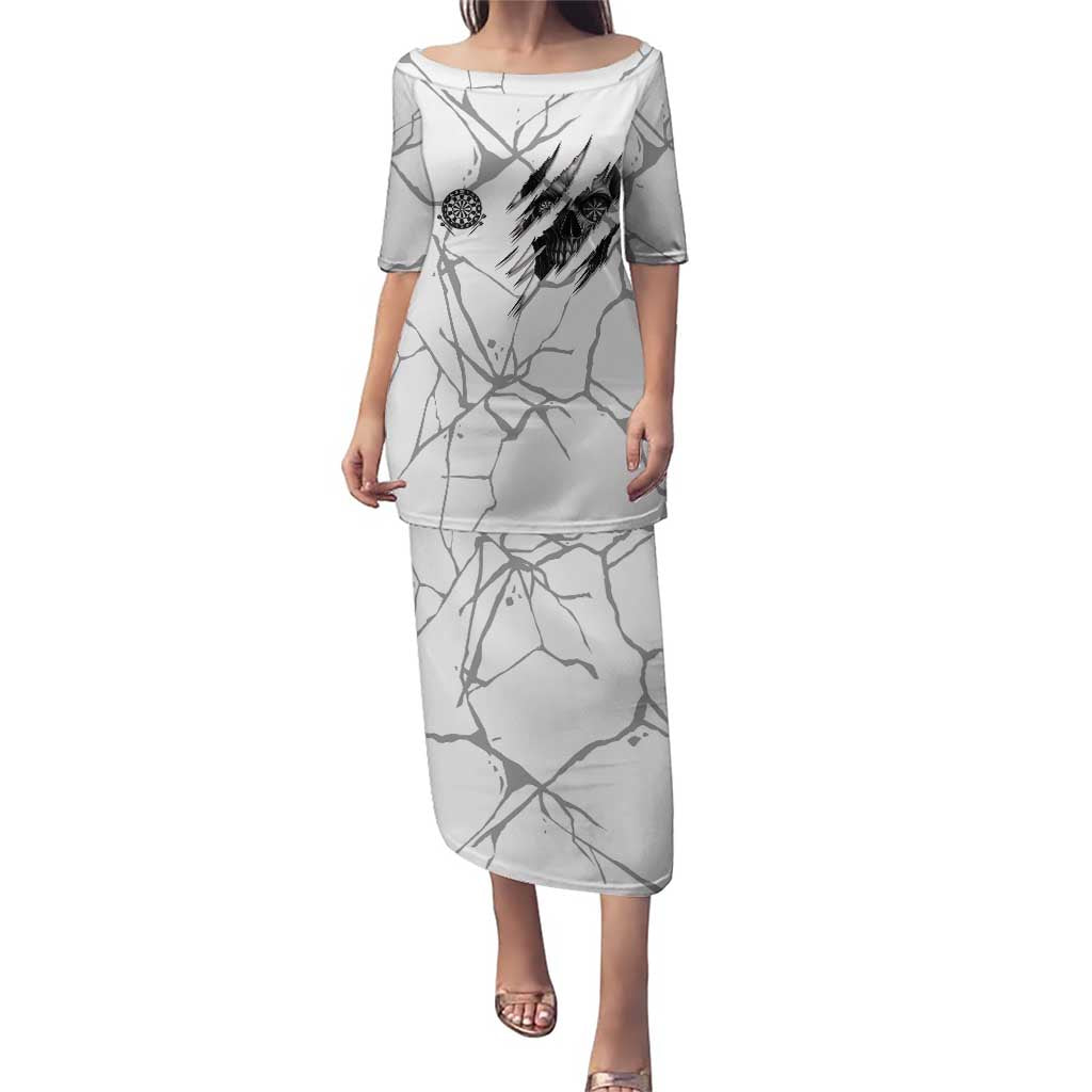 Dartboard Skull Darts Puletasi with Torn Stone Texture and Cracked Marble Design - Wonder Print Shop