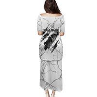 Dartboard Skull Darts Puletasi with Torn Stone Texture and Cracked Marble Design - Wonder Print Shop