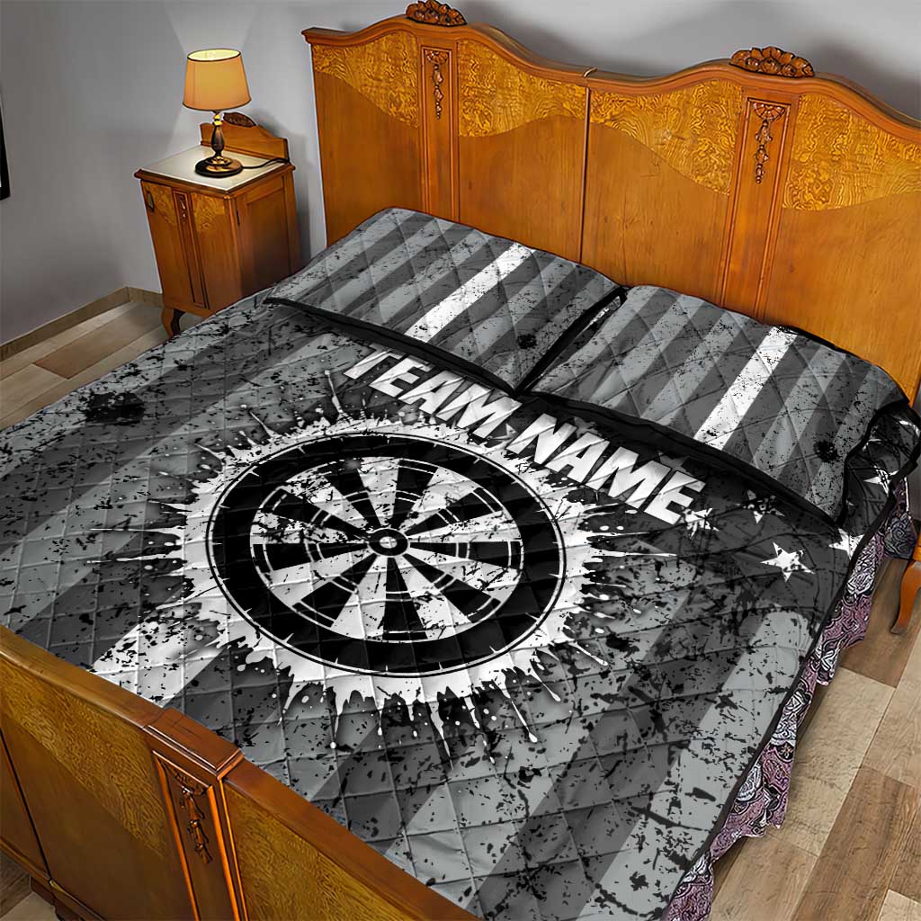 Grunge American Flag Darts Quilt Bed Set with Dartboard Target and Black White Stars - Wonder Print Shop