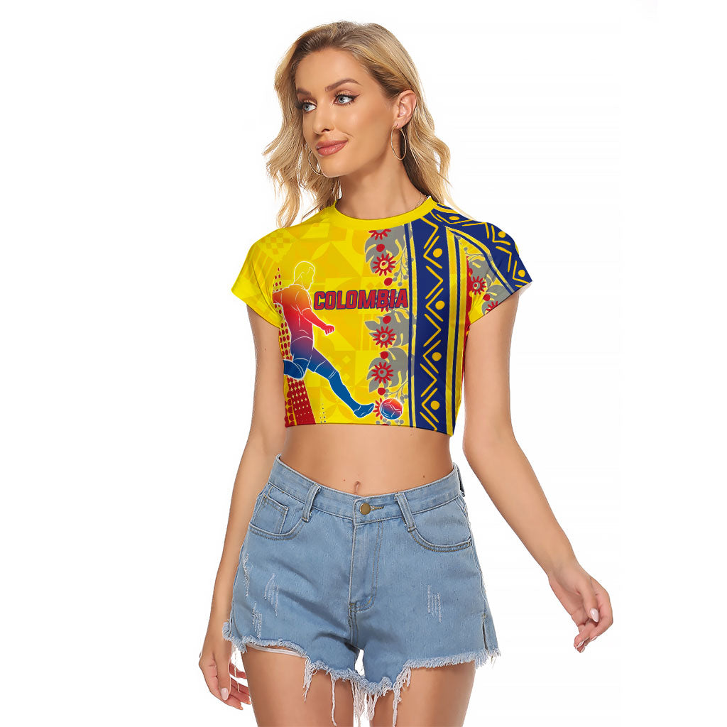 Personalized Colombia Soccer Raglan Cropped T Shirt Floral Folk Pattern - Retro Football Player Art