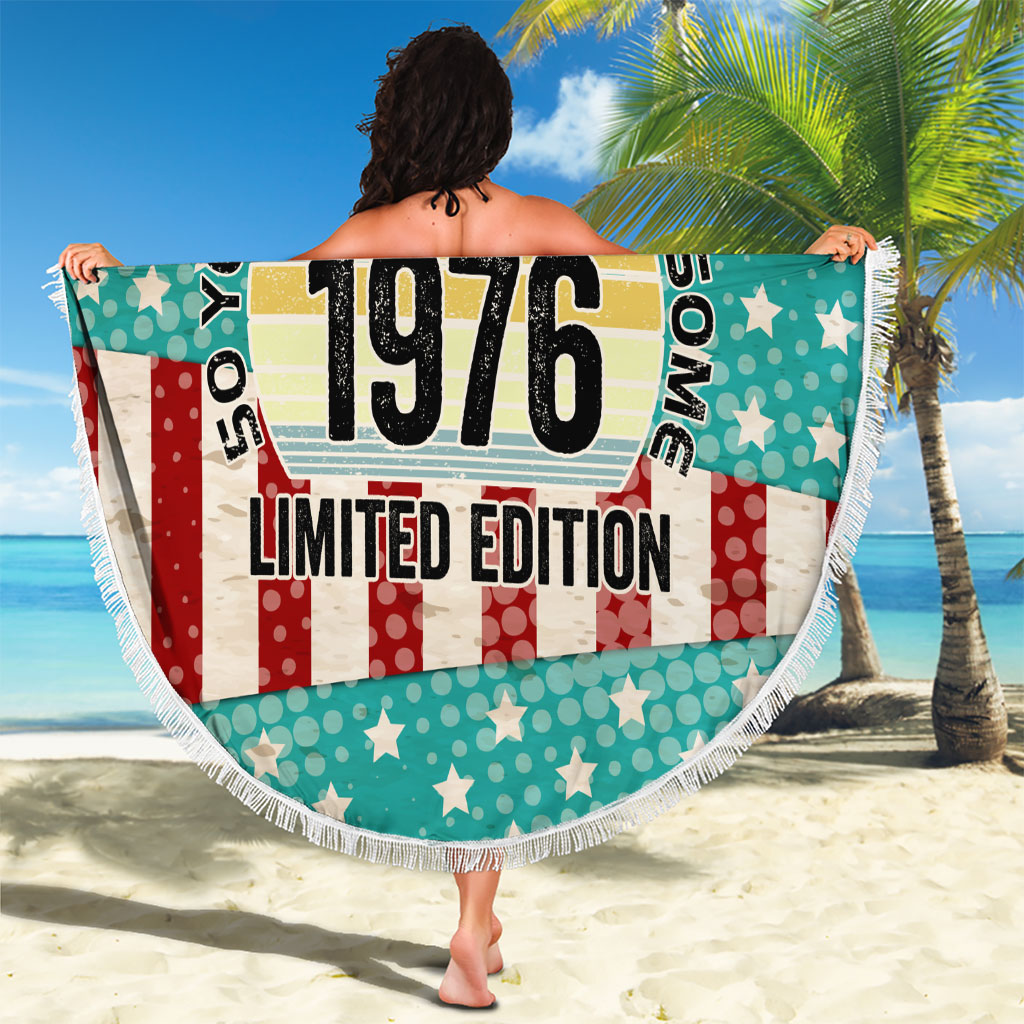 America Vintage 1976 50th Birthday Beach Blanket Retro Sunset Patriotic