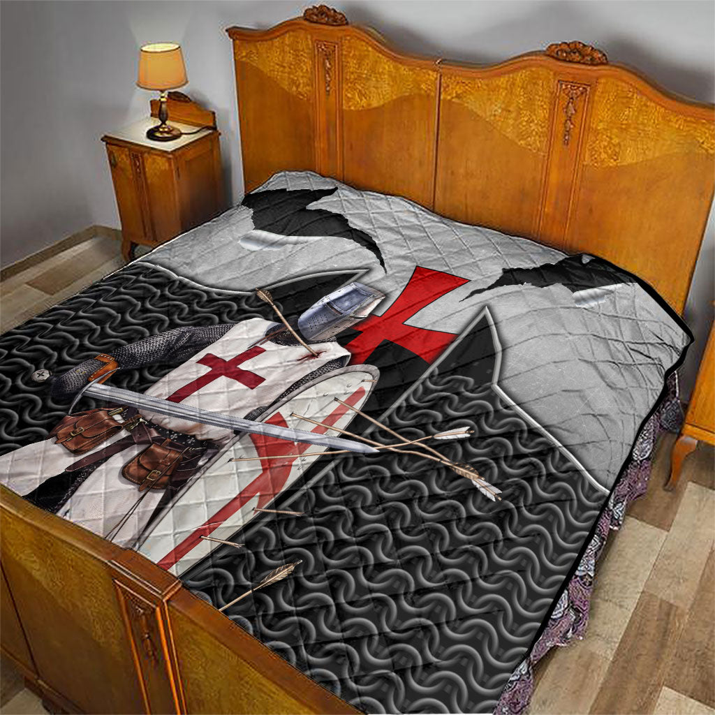 Knights Templar Warrior Red Cross Quilt Crusader Knight In Chainmail Armor With Shield And Sword Art