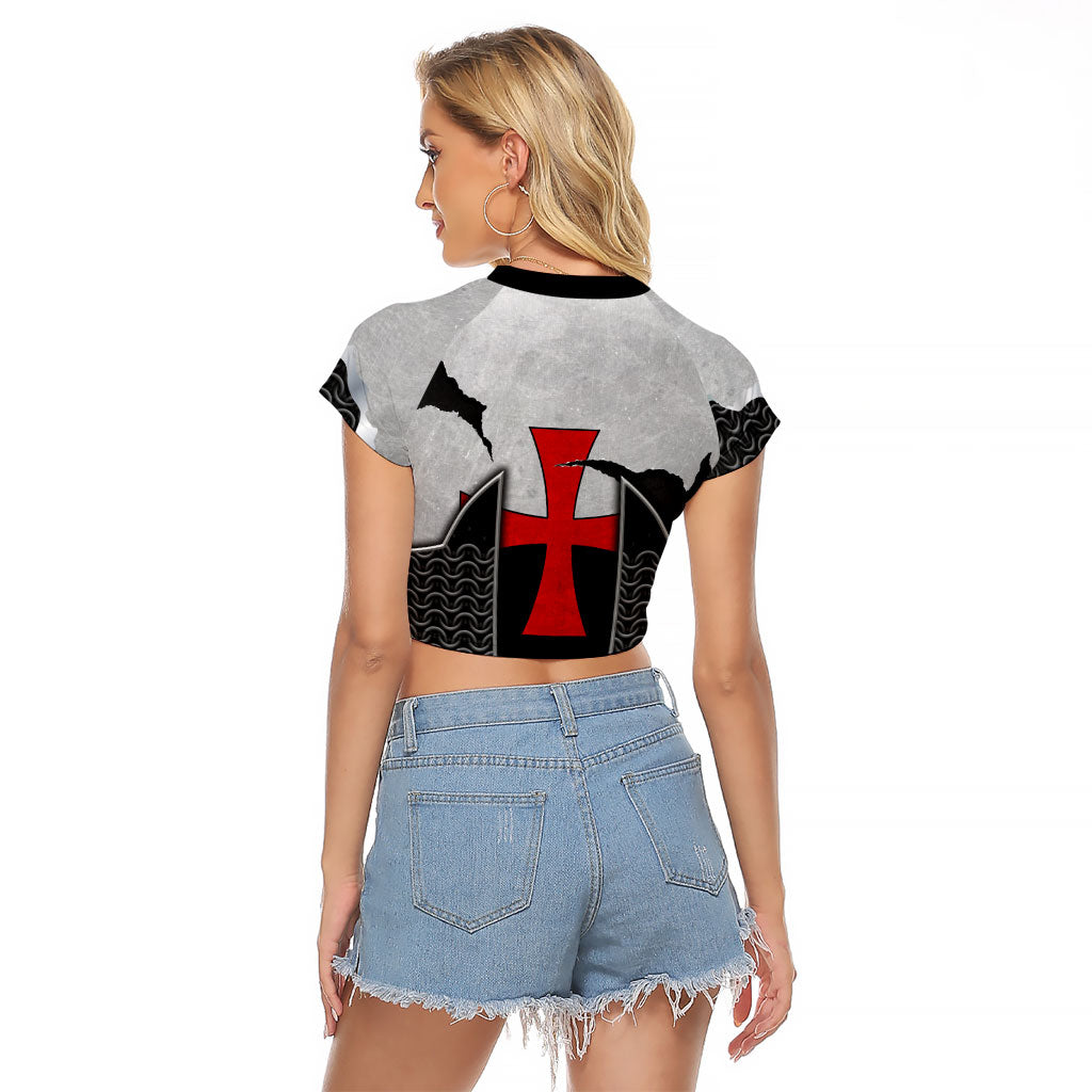 Knights Templar Warrior Red Cross Raglan Cropped T Shirt Crusader Knight In Chainmail Armor With Shield And Sword Art