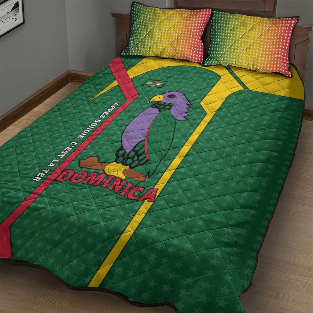 Dominica Flag Quilt Bed Set National Parrot and Stars Design with Motto Apres Bondie C’est La Ter - Wonder Print Shop