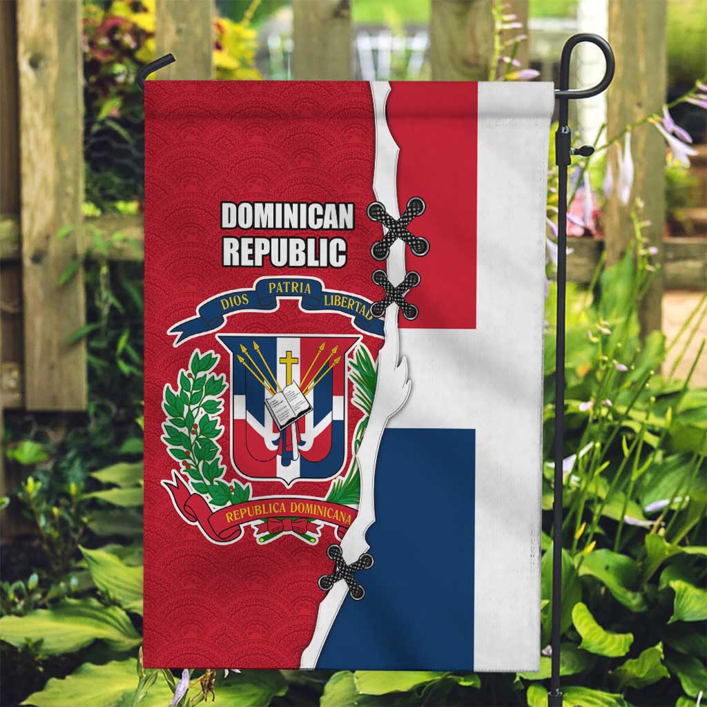 Dominican Republic Flag Half Zip Design Garden Flag with Coat of Arms and Taino Symbol - Wonder Print Shop