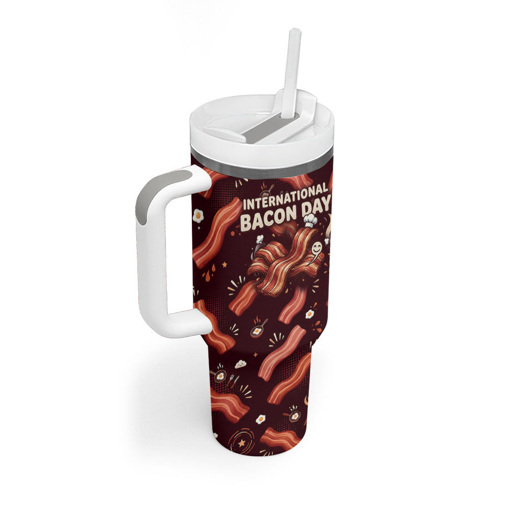 International Bacon Day Tumbler With Handle Retro Bacon Pattern With Sizzling Skillet Graphic