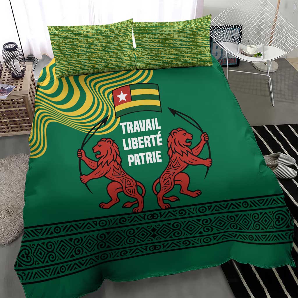 Togo Bedding Set with Red Twin Lions and Travail Liberté Patrie Slogan