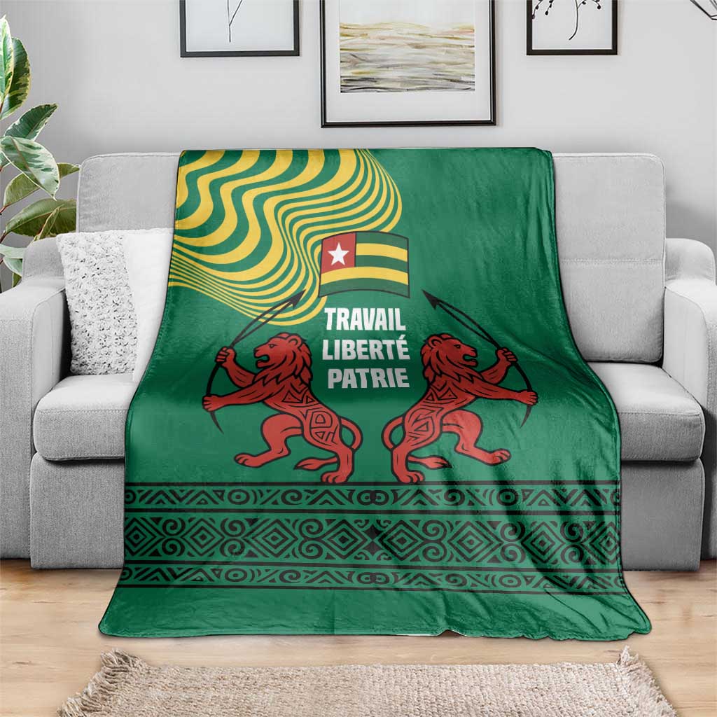 Togo Blanket with Red Twin Lions and Travail Liberté Patrie Slogan