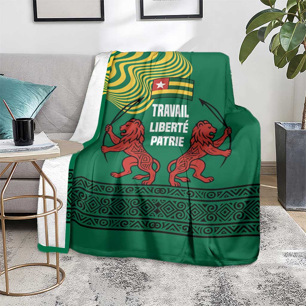 Togo Blanket with Red Twin Lions and Travail Liberté Patrie Slogan