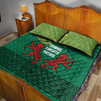 Togo Quilt Bed Set with Red Twin Lions and Travail Liberté Patrie Slogan
