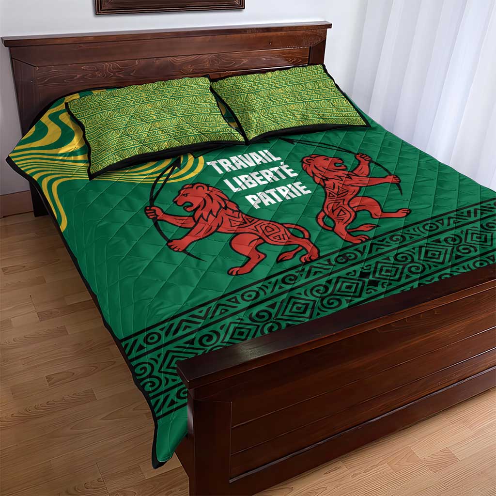 Togo Quilt Bed Set with Red Twin Lions and Travail Liberté Patrie Slogan