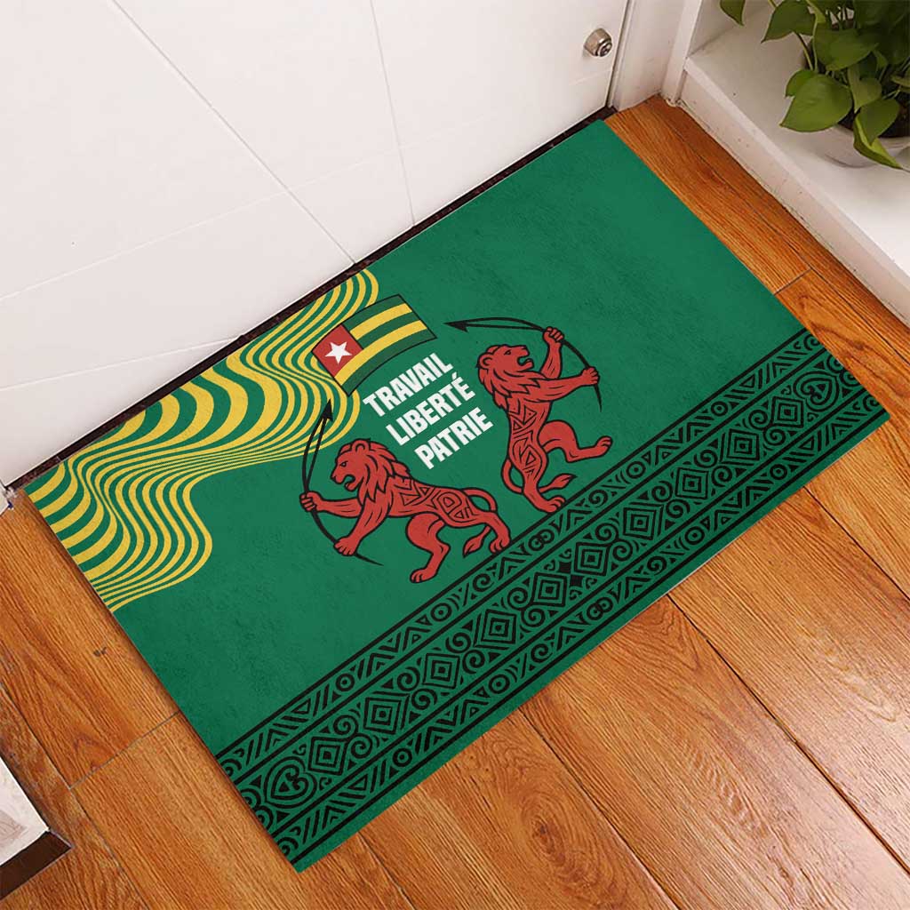 Togo Rubber Doormat with Red Twin Lions and Travail Liberté Patrie Slogan