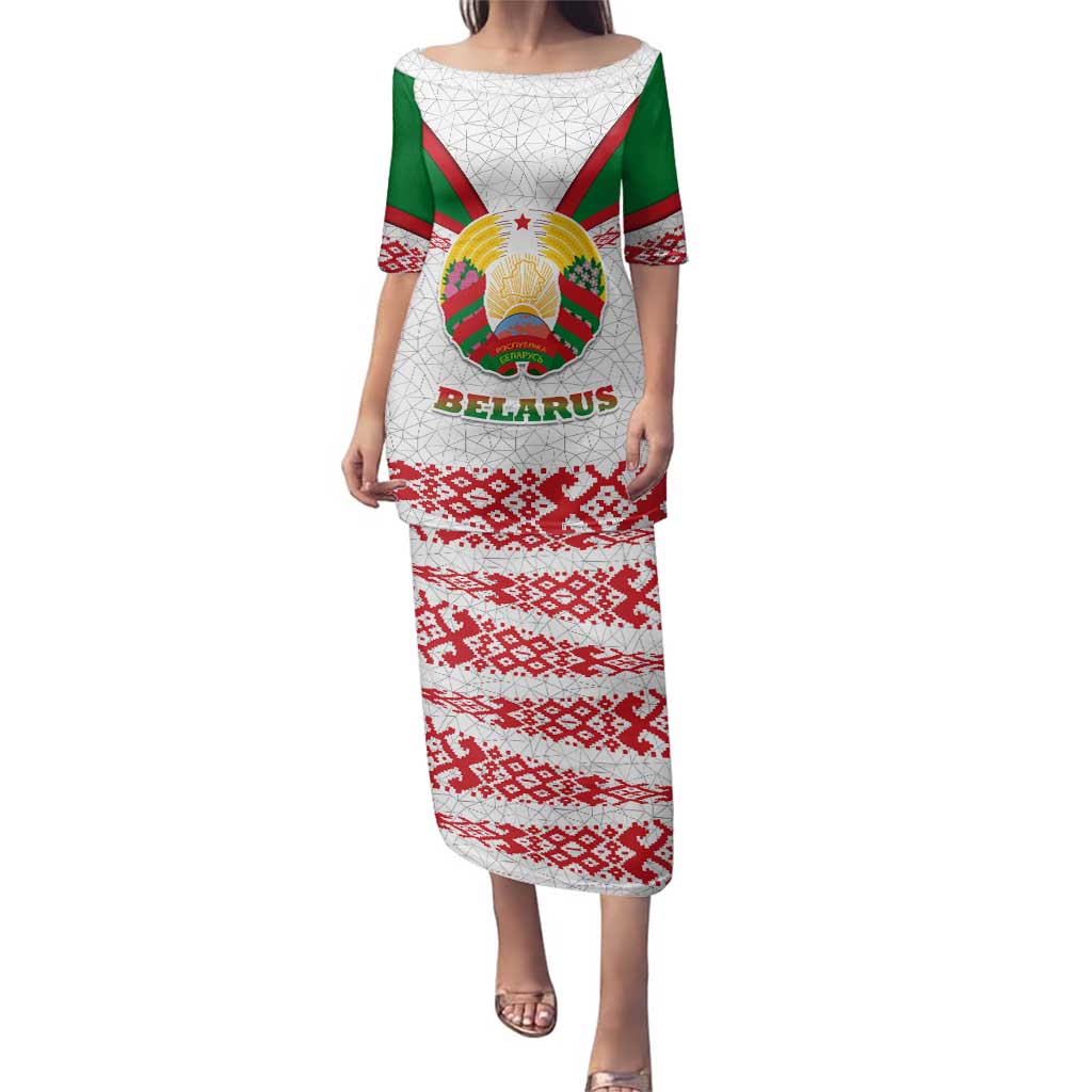 Belarus National Emblem Family Matching Puletasi and Hawaiian Shirt with Folk Pattern White Green Red Sweatshirt