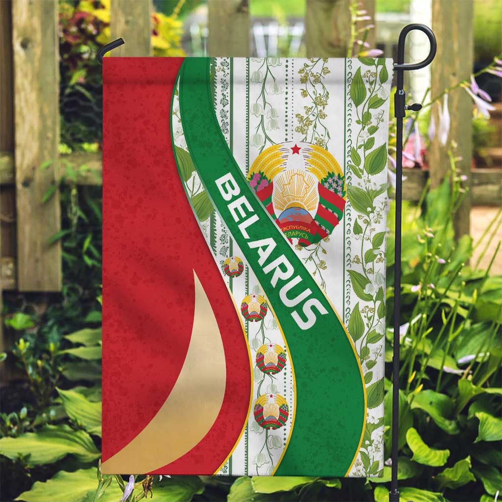 Belarus National Emblem Garden Flag with Green Red Gold Floral Folk Pattern Design