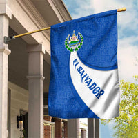 El Salvador Coat of Arms Garden Flag with Curved Text and Blue Patterned Background - Wonder Print Shop