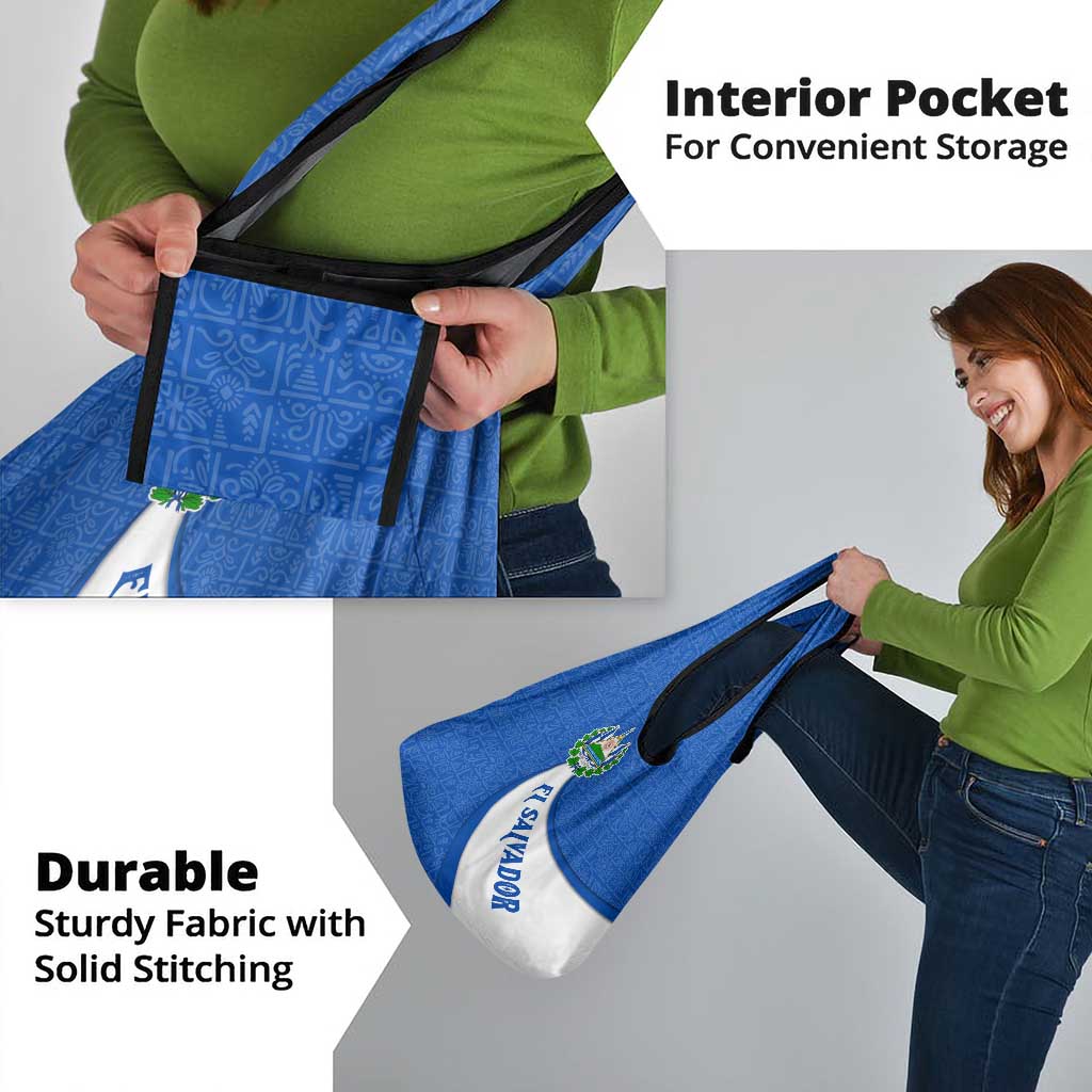 El Salvador Coat of Arms Grocery Bag with Curved Text and Blue Patterned Background - Wonder Print Shop