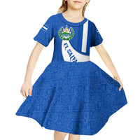 El Salvador Coat of Arms Kid Short Sleeve Dress with Curved Text and Blue Patterned Background - Wonder Print Shop