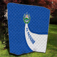 El Salvador Coat of Arms Quilt with Curved Text and Blue Patterned Background - Wonder Print Shop