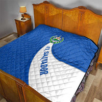 El Salvador Coat of Arms Quilt with Curved Text and Blue Patterned Background - Wonder Print Shop