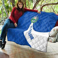 El Salvador Coat of Arms Quilt with Curved Text and Blue Patterned Background - Wonder Print Shop