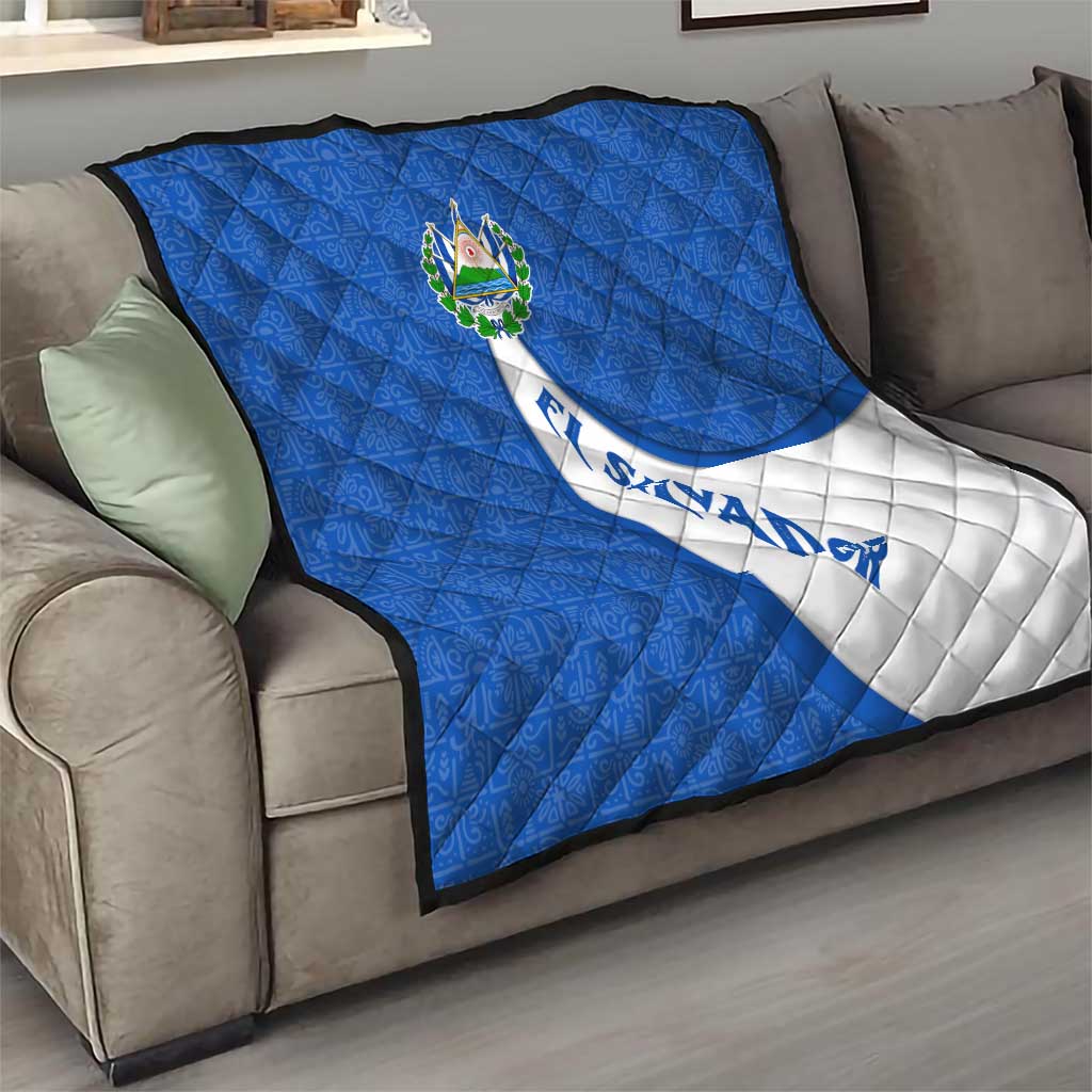 El Salvador Coat of Arms Quilt with Curved Text and Blue Patterned Background - Wonder Print Shop