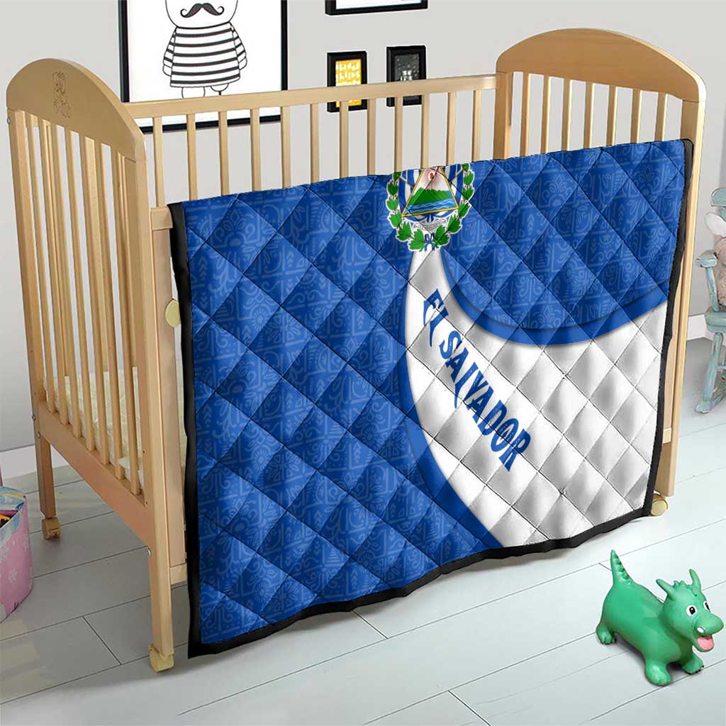 El Salvador Coat of Arms Quilt with Curved Text and Blue Patterned Background - Wonder Print Shop