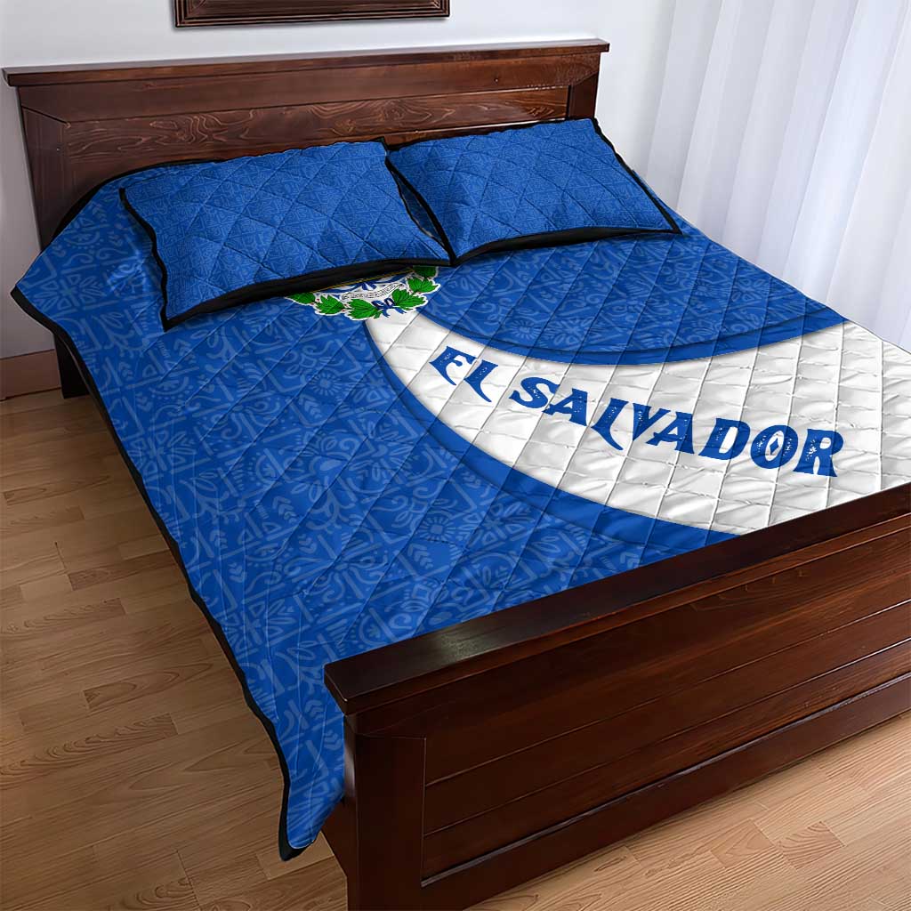 El Salvador Coat of Arms Quilt Bed Set with Curved Text and Blue Patterned Background - Wonder Print Shop
