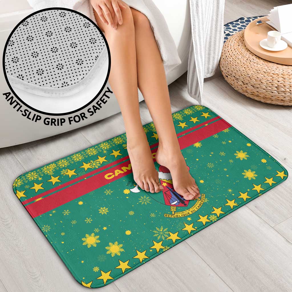 Cameroon Christmas Bathroom Set with Green Red Pattern Coat of Arms Santa Hat and Stars Motif - Wonder Print Shop