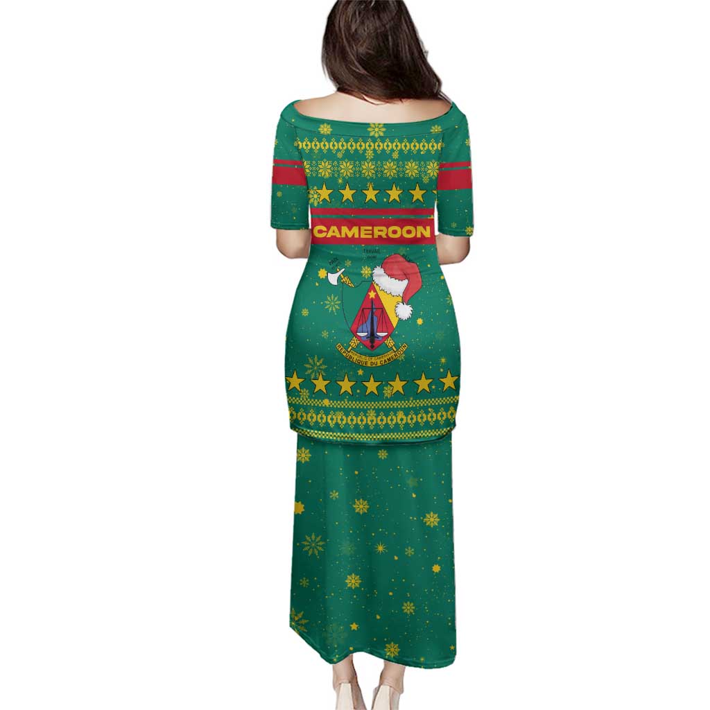 Cameroon Christmas Family Matching Puletasi and Hawaiian Shirt with Green Red Pattern Coat of Arms Santa Hat and Stars Motif - Wonder Print Shop