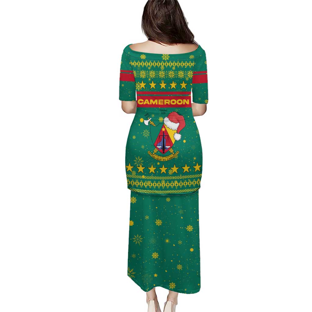 Cameroon Christmas Puletasi with Green Red Pattern Coat of Arms Santa Hat and Stars Motif - Wonder Print Shop