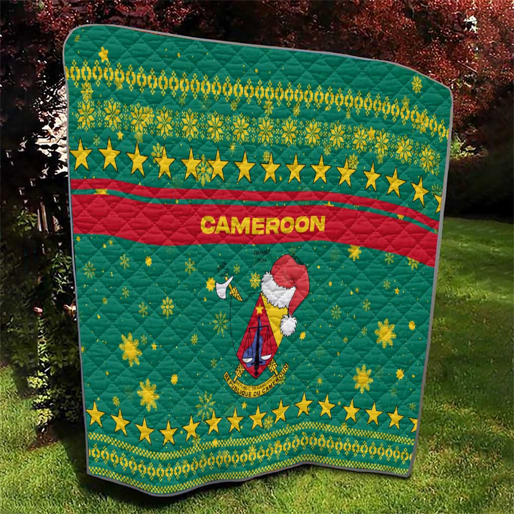 Cameroon Christmas Quilt with Green Red Pattern Coat of Arms Santa Hat and Stars Motif - Wonder Print Shop
