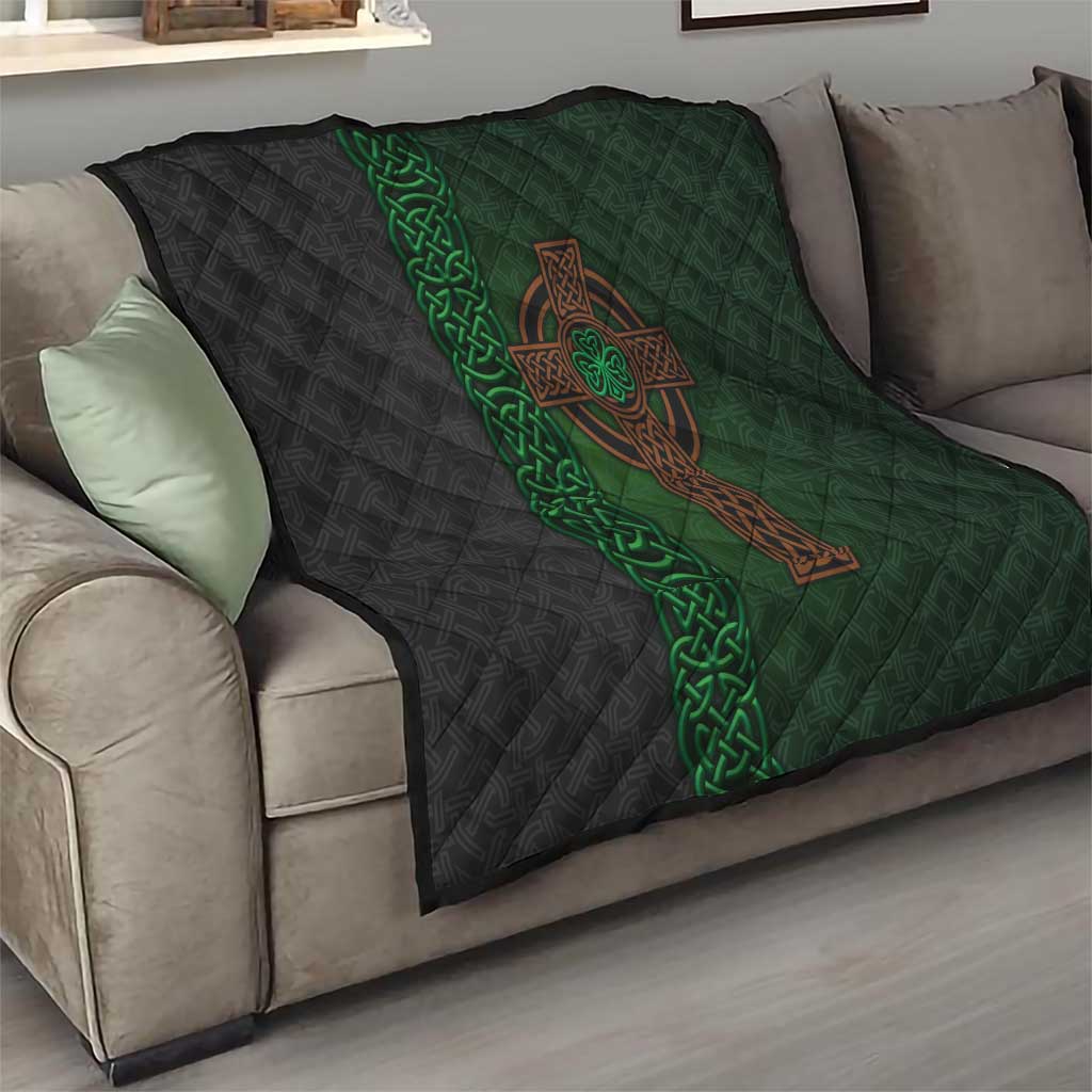 Ireland Celtic Knot and Clover Design Quilt