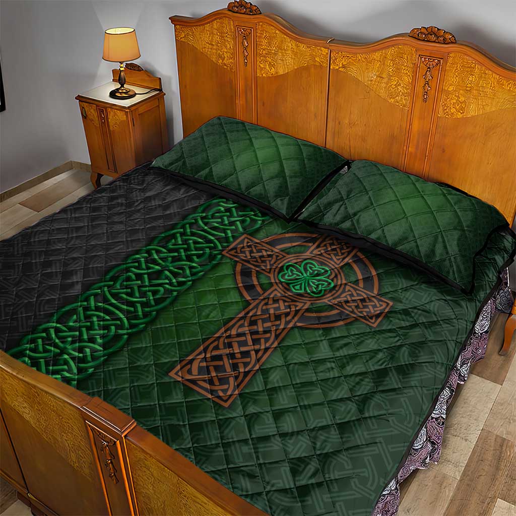 Ireland Celtic Knot and Clover Design Quilt Bed Set