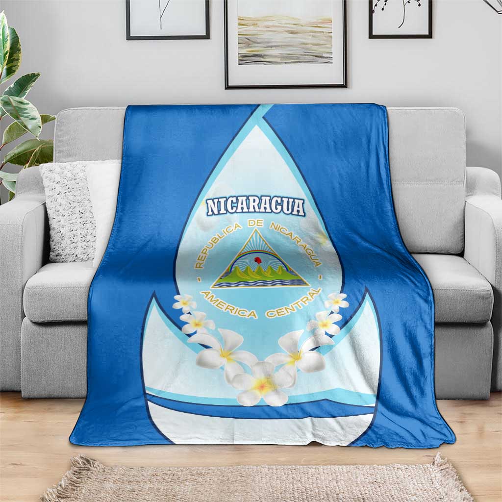 Nicaragua National Emblem Blanket with White Flor de Sacuanjoche and Blue Gradient Design - Wonder Print Shop