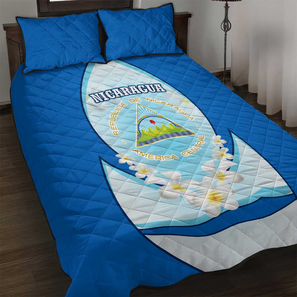 Nicaragua National Emblem Quilt Bed Set with White Flor de Sacuanjoche and Blue Gradient Design - Wonder Print Shop