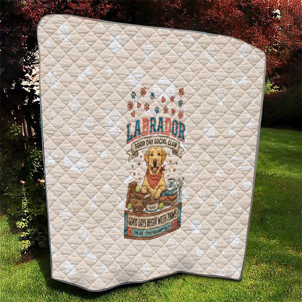 Labrador Good Days Start With A Lab Quilt Retro Cute Yellow Lab Paws And Tennis Balls