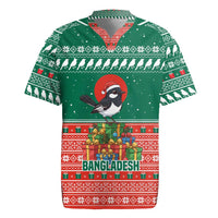 Bangladesh Christmas Rugby Jersey with Black-Capped Bird Gift Stack and Green Red Snowflake Pattern - Wonder Print Shop