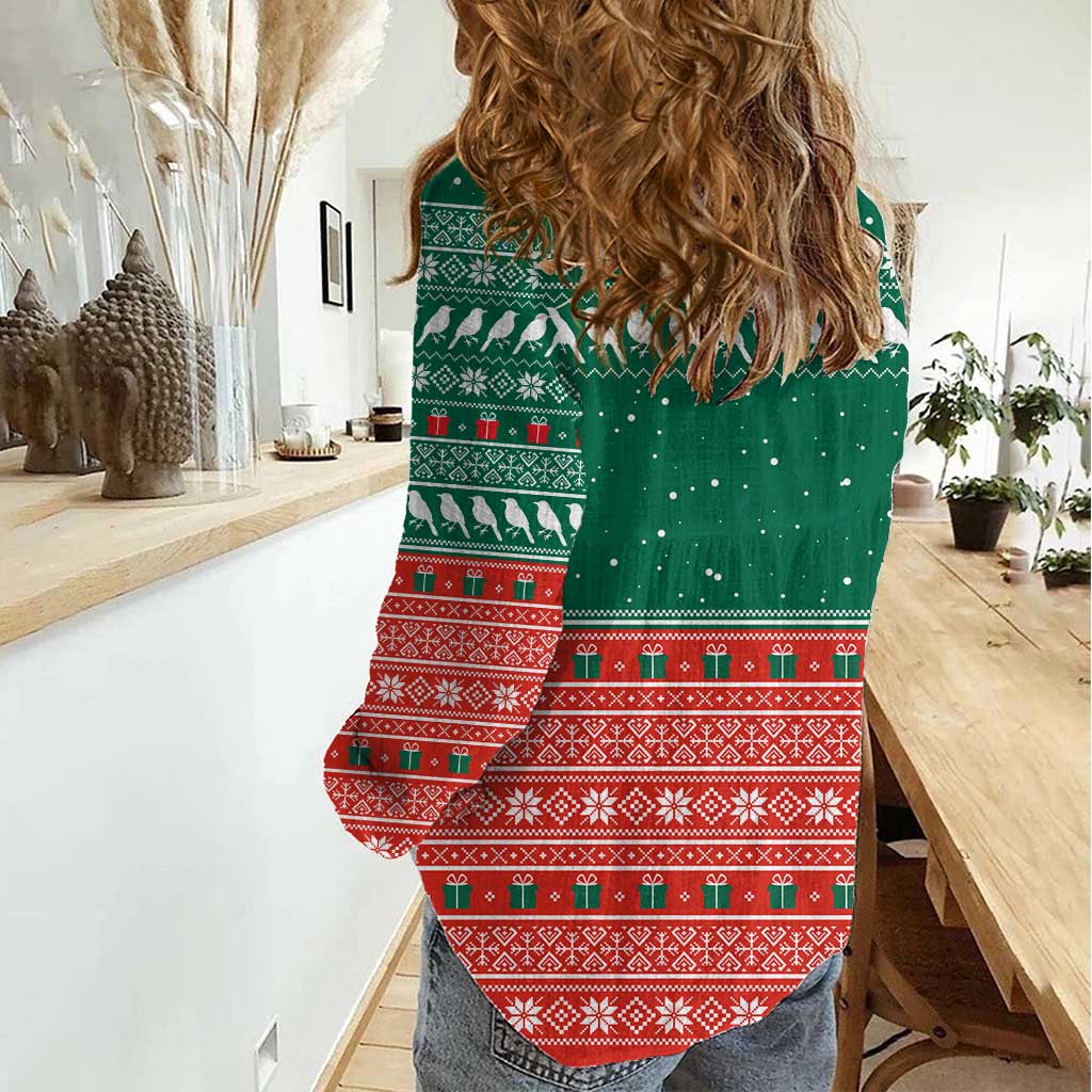 Bangladesh Christmas Women Casual Shirt with Black-Capped Bird Gift Stack and Green Red Snowflake Pattern - Wonder Print Shop
