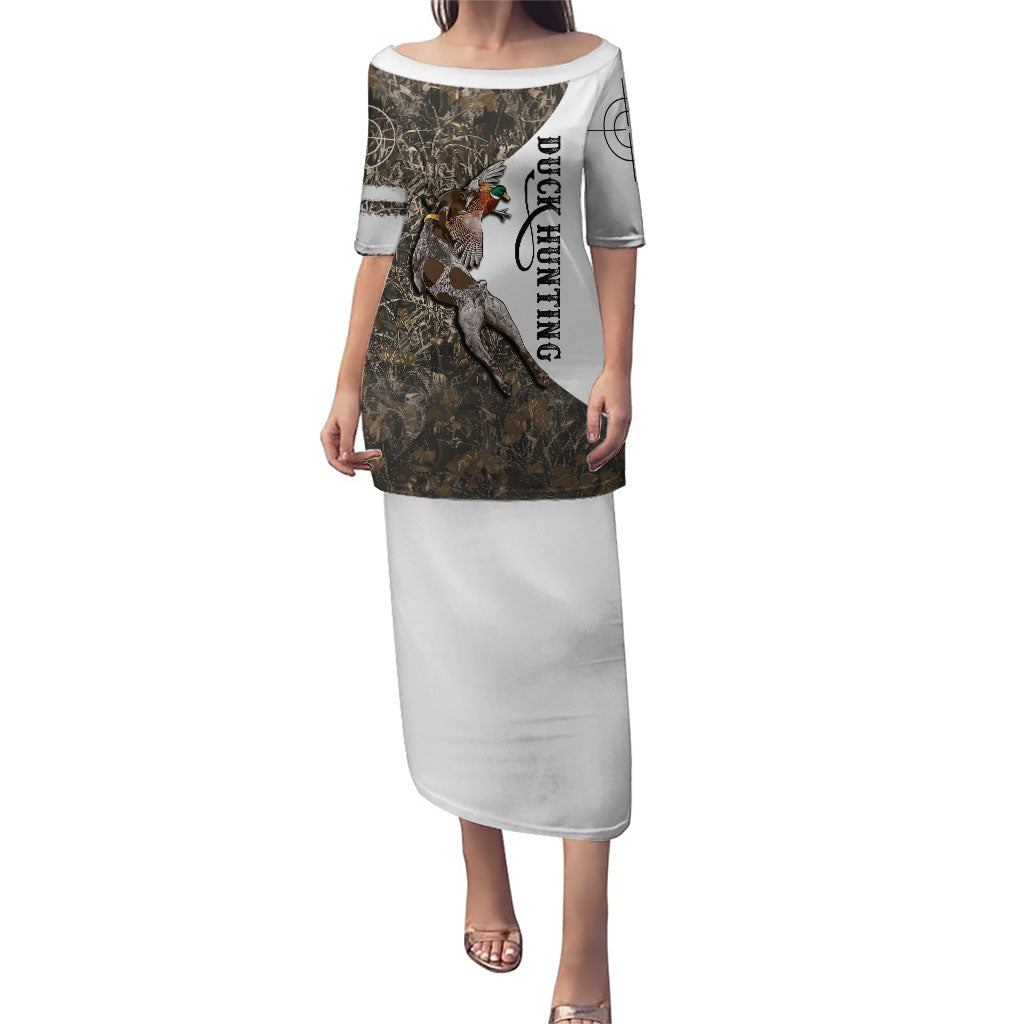Duck Hunting Retriever Puletasi Mallard Shotgun Hunt with Camouflage Marsh Dog Artwork